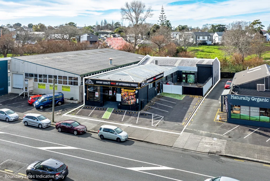Glen Innes Full Retail Warehouse Premises With Roller Door