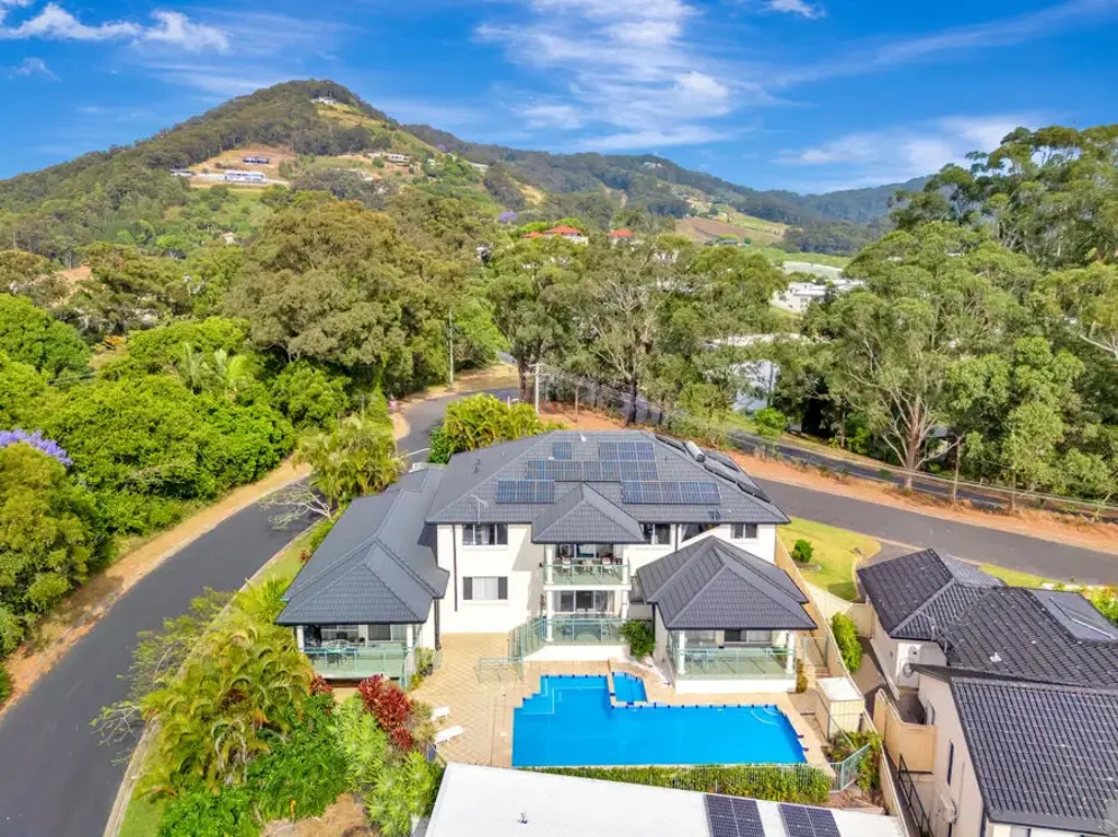 Korora 10房  Offers invited - Expansive, luxurious, private, coastal home...