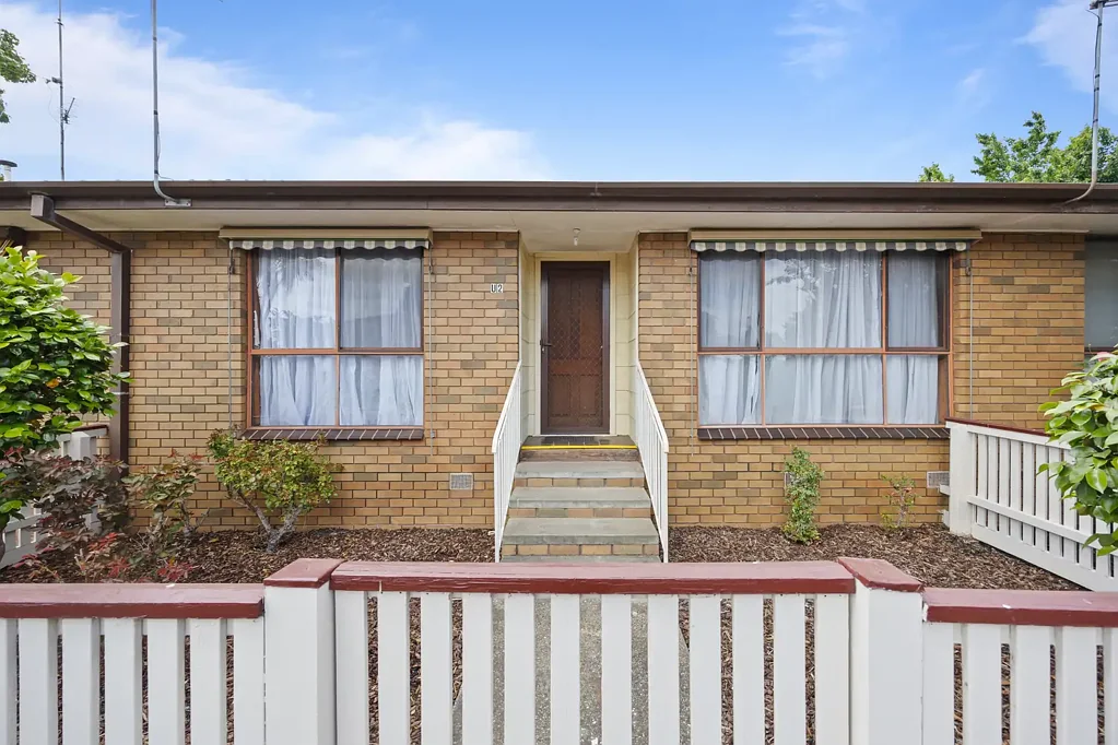 2 BEDROOM UNIT IN SEBASTOPOL