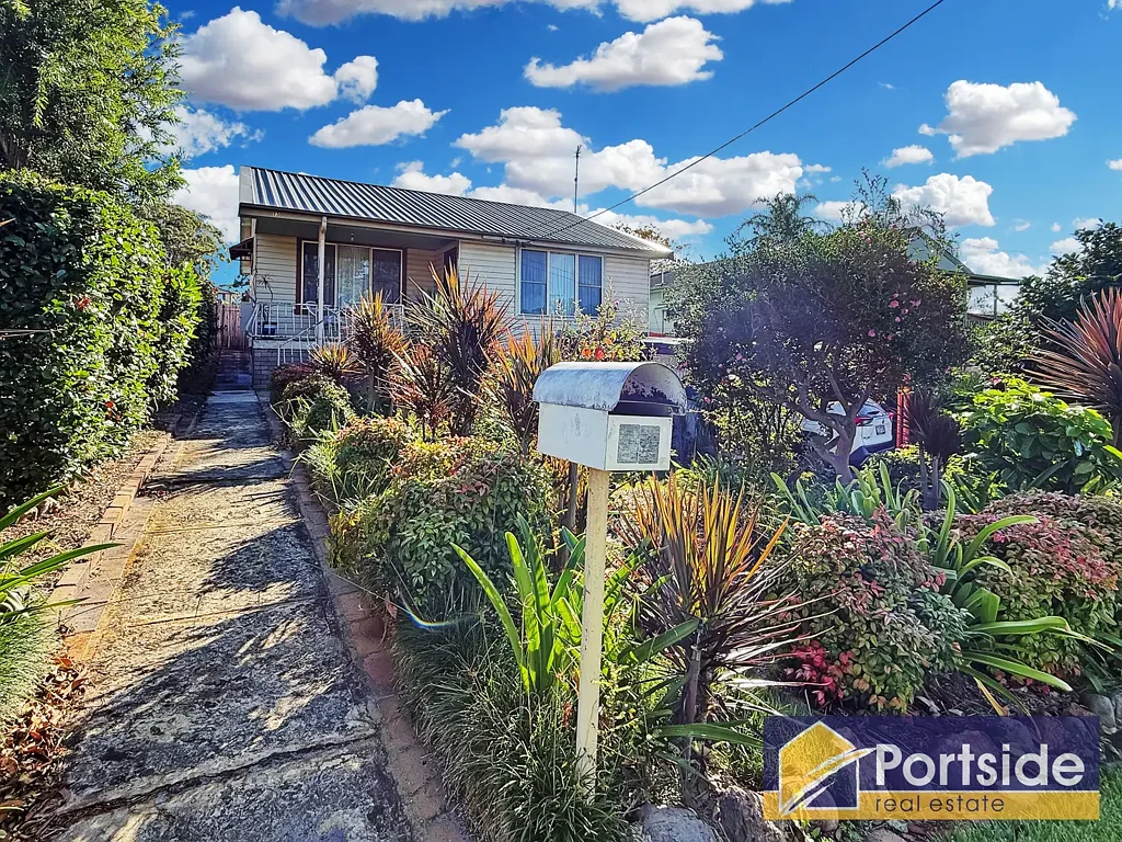 Lemon Tree Passage 2chambre Perfect Entry Level Opportunity with Water Views