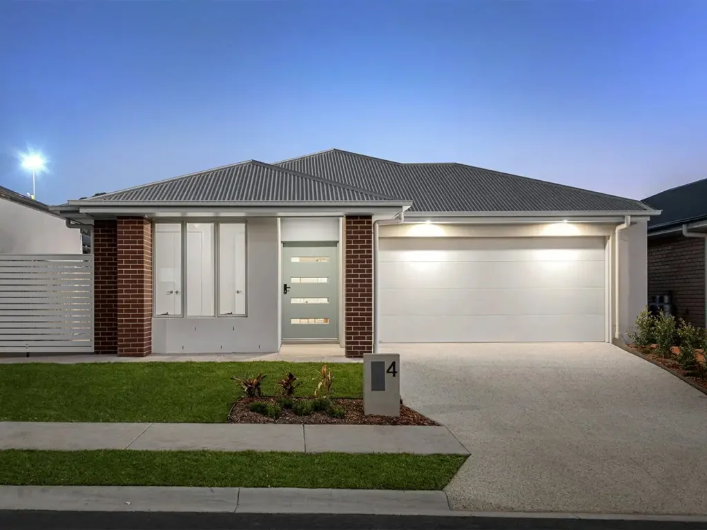 4 Ferris Avenue, Park Ridge, QLD 4125