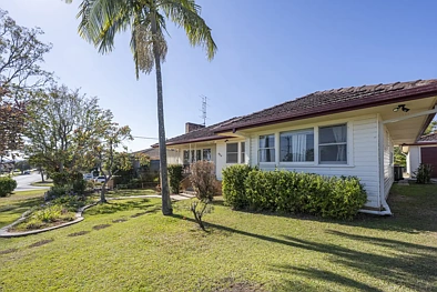 South Grafton 4 Slaapkamer 1486 SQM FLOOD FREE LOT - MASSIVE 1960'S ERA HOME