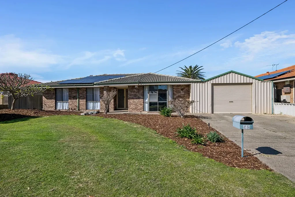 Thornlie 4房  Spacious Family Living with Three Living Areas in Convenient Thornlie