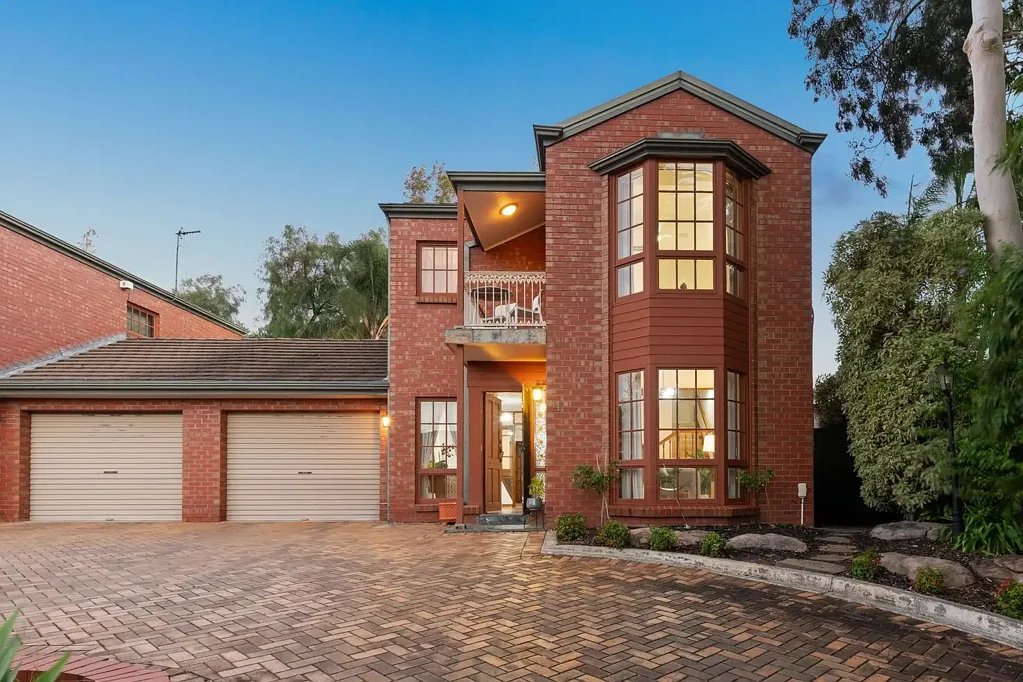 Burnside 3침실 Stylish & Updated Burnside Low Maintenance Living