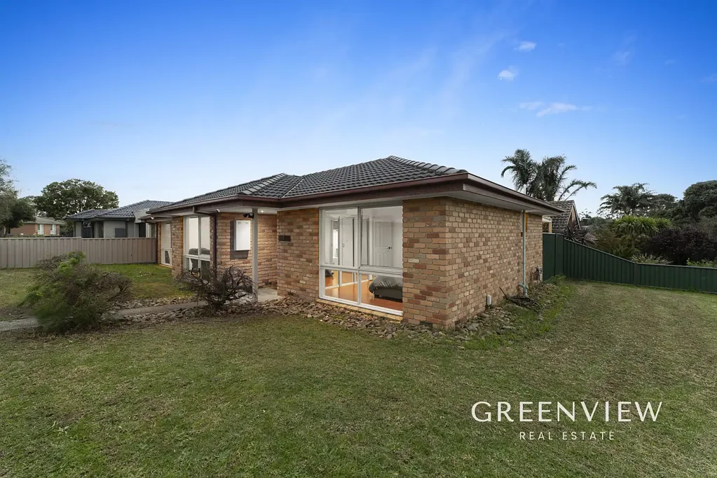 Cranbourne North 3Zimmer Renovated Comfort in a Convenient Cranbourne North Location