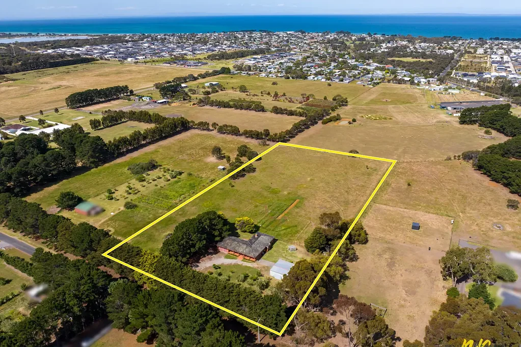 St Leonards 4ਬੈੱਡਰੂਮ Spacious Home on 5 acres (approx.) - Lifestyle/Land-banking Opportunity!
