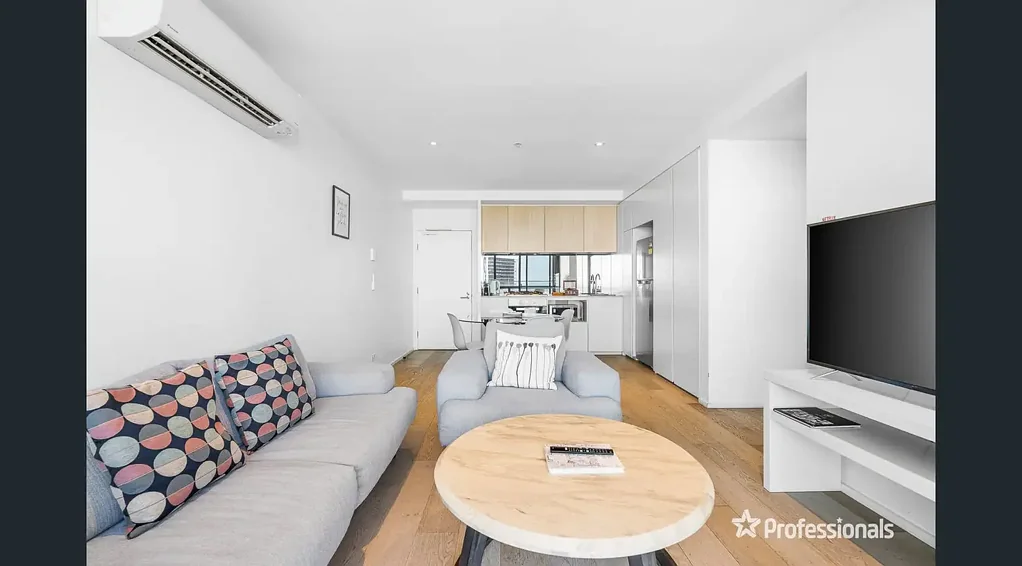 Submerge Yourself in Lavish Waterfront Living