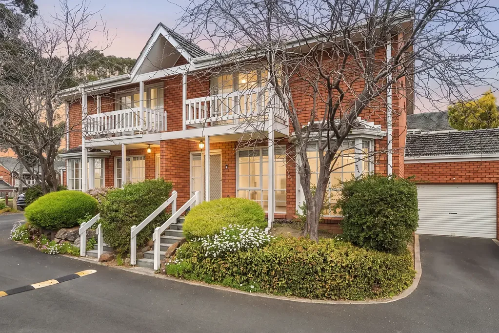 Templestowe Lower 3Phòng ngủ Light-Filled Townhouse with Private Courtyard and Tennis Court Access