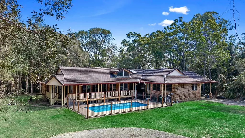 Wondunna 4房  Space, Style & Serenity on Over an Acre