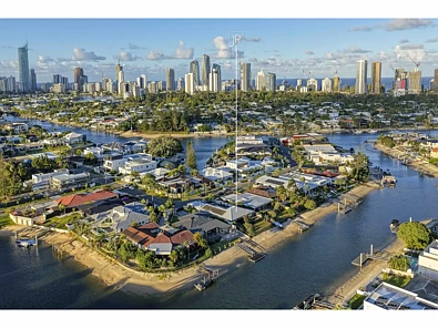 25 Beverley Crescent, Broadbeach Waters, QLD 4218, 4 Bedrooms, 3 Bathrooms, House