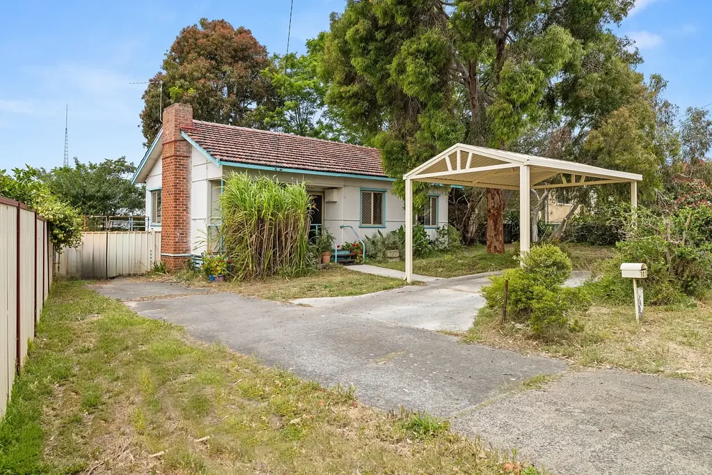Carey Park 2Kwarto GUIDING HIGH $400,000's