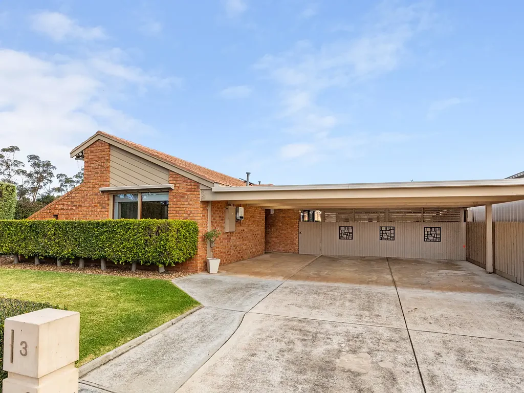 Wyndham Vale 4房 备受喜爱的家庭住宅-拎包入住-空间宽敞，满足每个人的需求 Much Loved Family Home - Move in Ready With Space For Everyone