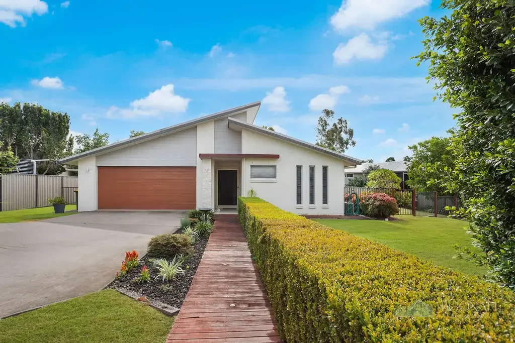 Dugandan 4Habitaciones Price Drop - Spacious Family Living with Poolside Entertaining