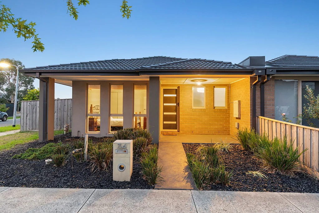 34 Henry Street, Pakenham, VIC 3810
