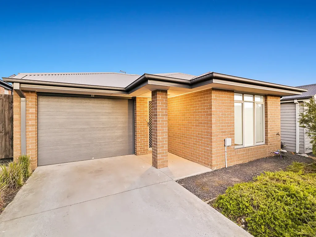 Pakenham 3房 准备好直接入住并享受！ Ready to Move Straight in and Enjoy!