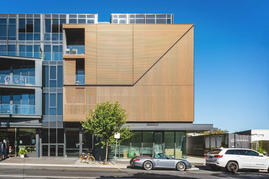 CLOSE TO BEACH | SECURE | AMAZING LOCATION