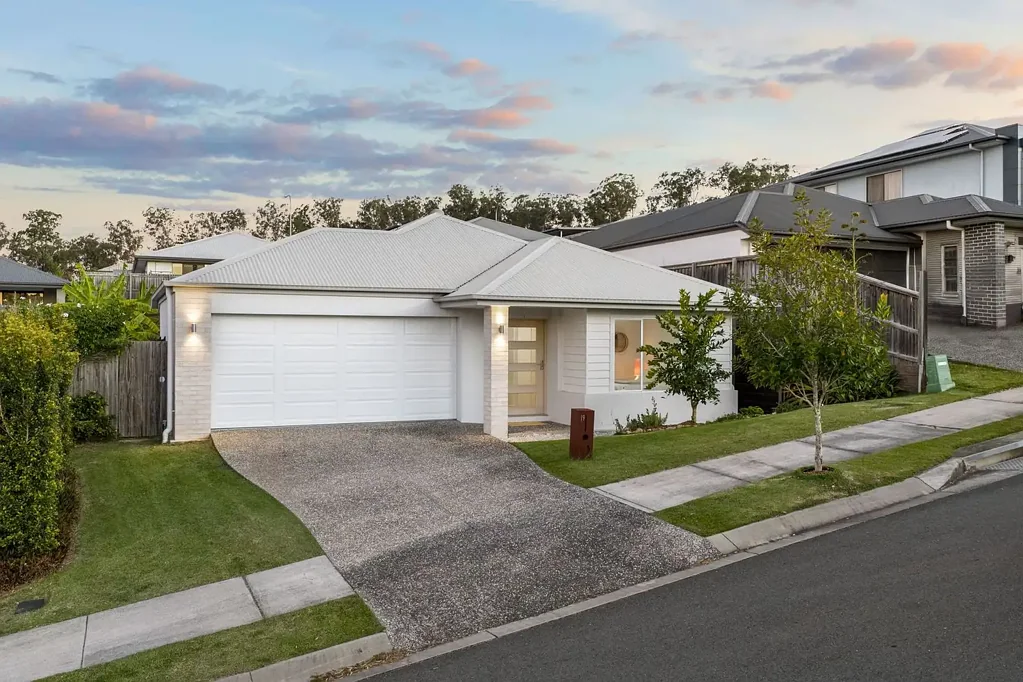 19 McMonagle Crescent, Bellbird Park, QLD 4300