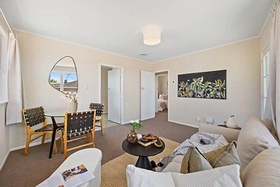 2 BEDROOMS IN ONEHUNGA - WATER INCLUDED