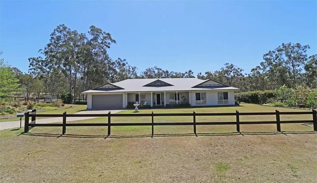 Mundoolun 4 Bedroom Ultimate Acreage Luxury: A Private 2.38-Acre Sanctuary with Uninterrupted Nature Views.
