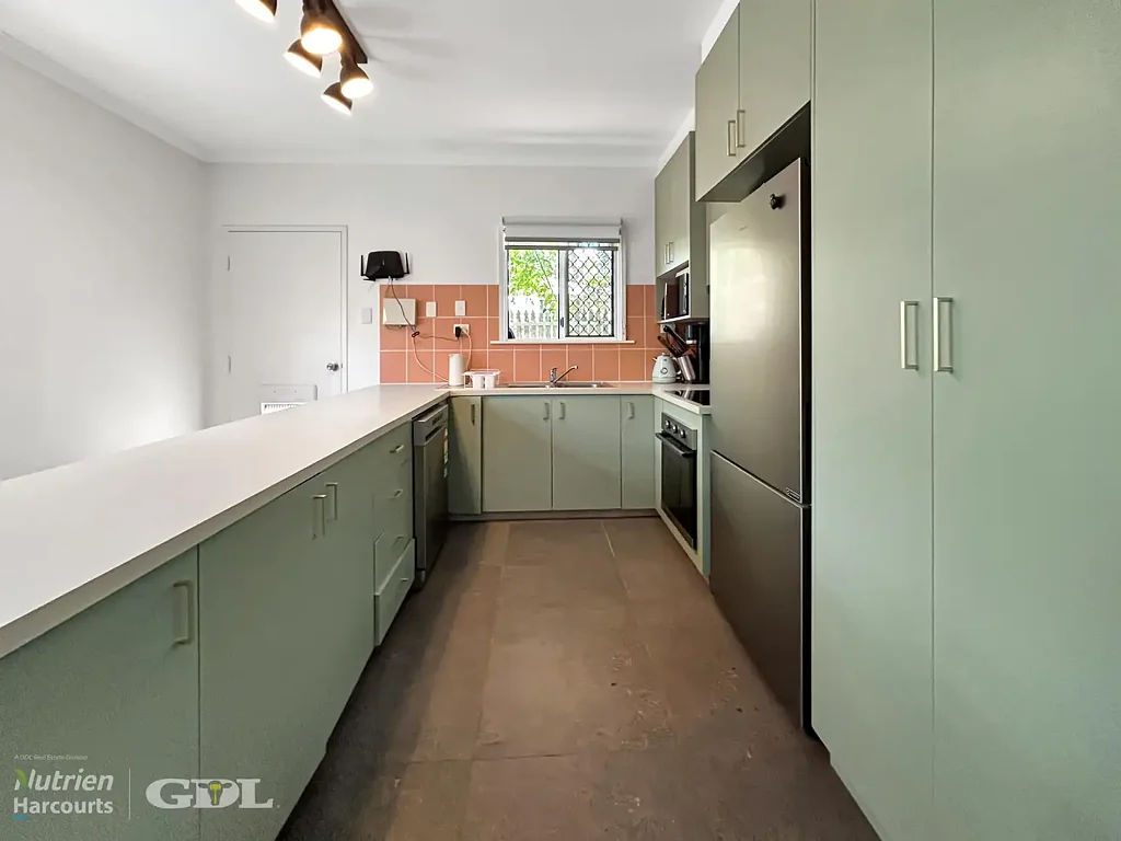 Katherine 2침실 Renovated Katherine East Unit | Low-Maintenance Living or Investment Opportunity