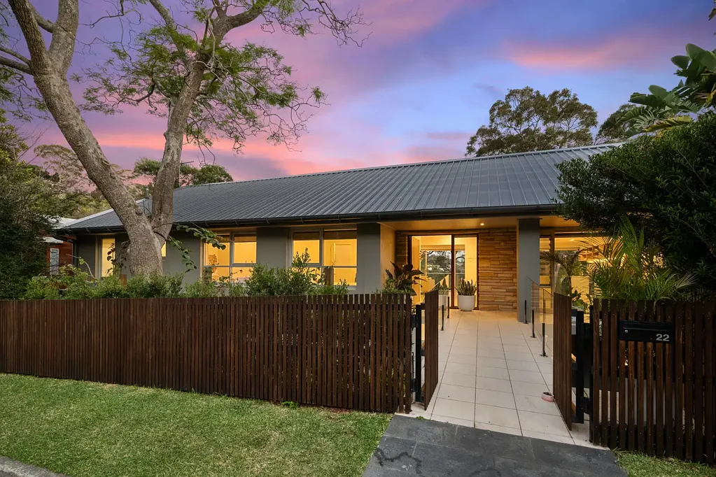 Castlecrag 5房 设计师家庭生活，沉浸在 Castlecrag 的自然美景中 Designer family living immersed in the natural beauty of Castlecrag