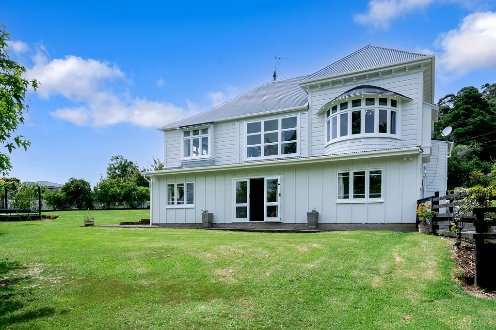 12 Mildon Road, Waitakere, Waitakere City, Auckland