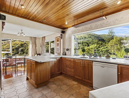 64 Collins Avenue, Tawa, Wellington, 5部屋, 1バスルーム, House