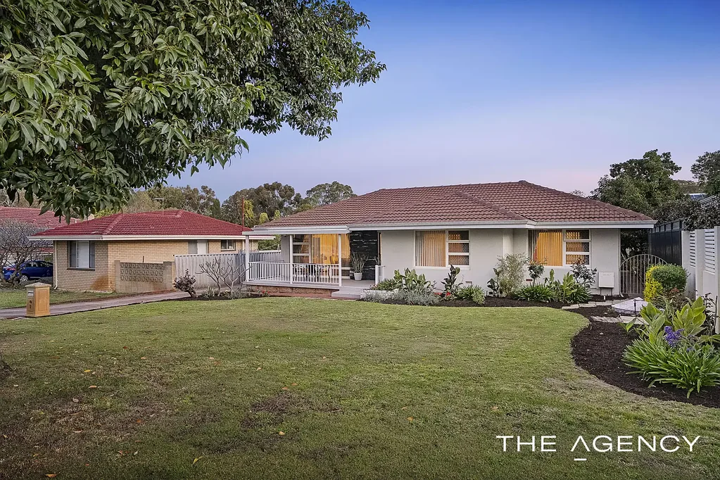 Salter Point 4房  A Rare 865 sqm with Retain & Build Opportunity