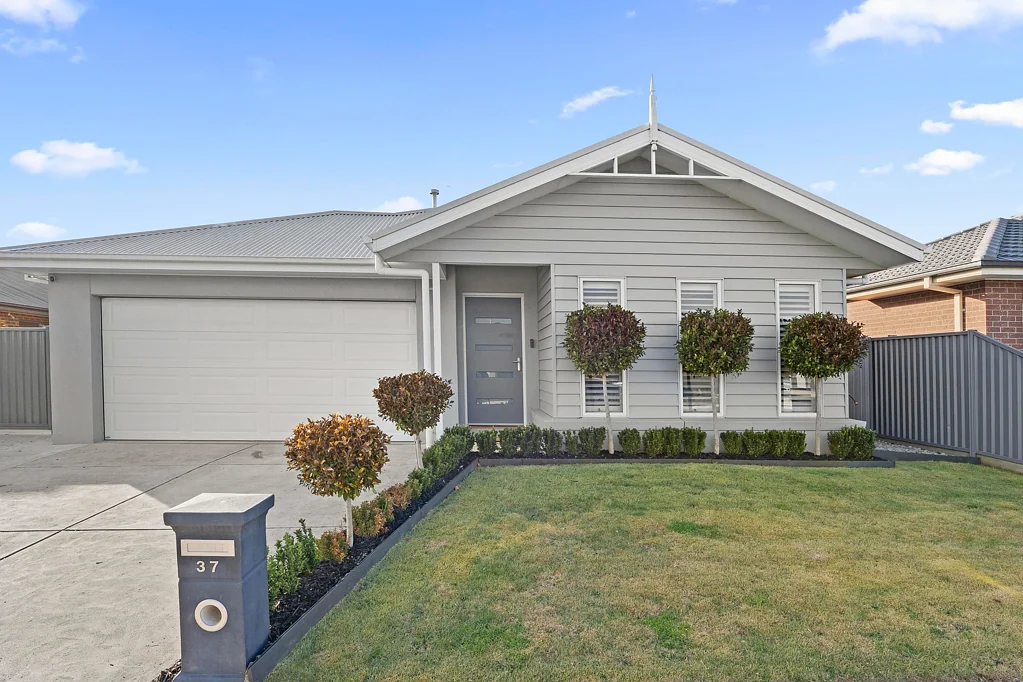 37 Wexford Street, Alfredton, VIC 3350