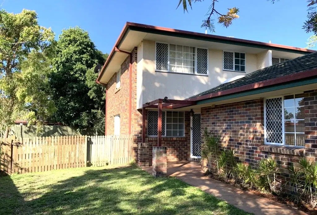 Cosy Townhouse Offering Comfort, Space & Convenience