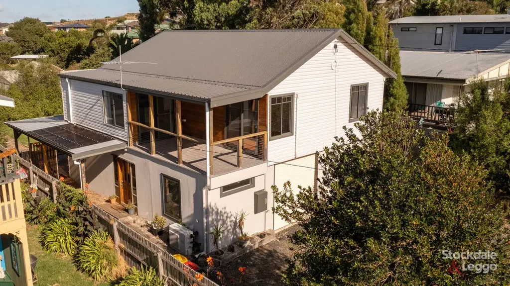 San Remo 4ਬੈੱਡਰੂਮ Coastal Retreat with Water Views