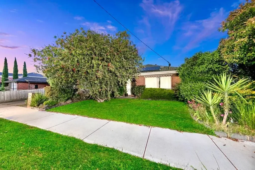 Updated 4-Bedroom Home in the Heart of Craigieburn!