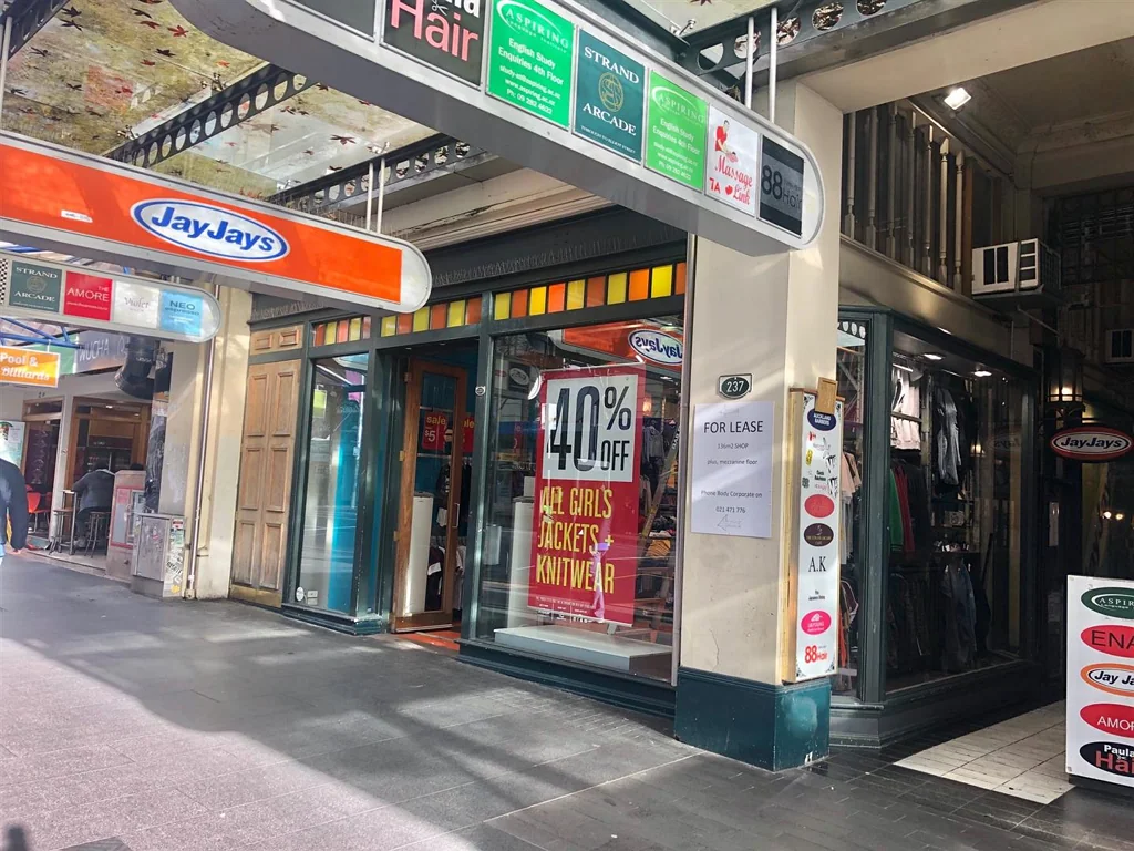 Auckland Central CBRE - Queen Street Retail Frontage
