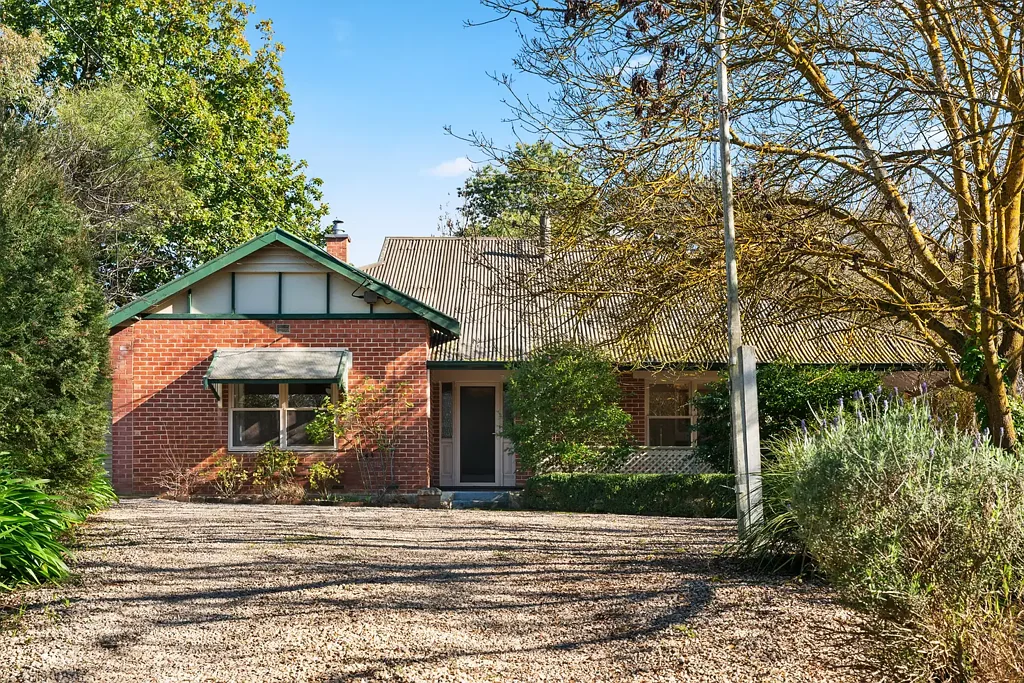 Lobethal 3ਬੈੱਡਰੂਮ 'Highfield'; a storybook Hills holding with a heavenly outlook…