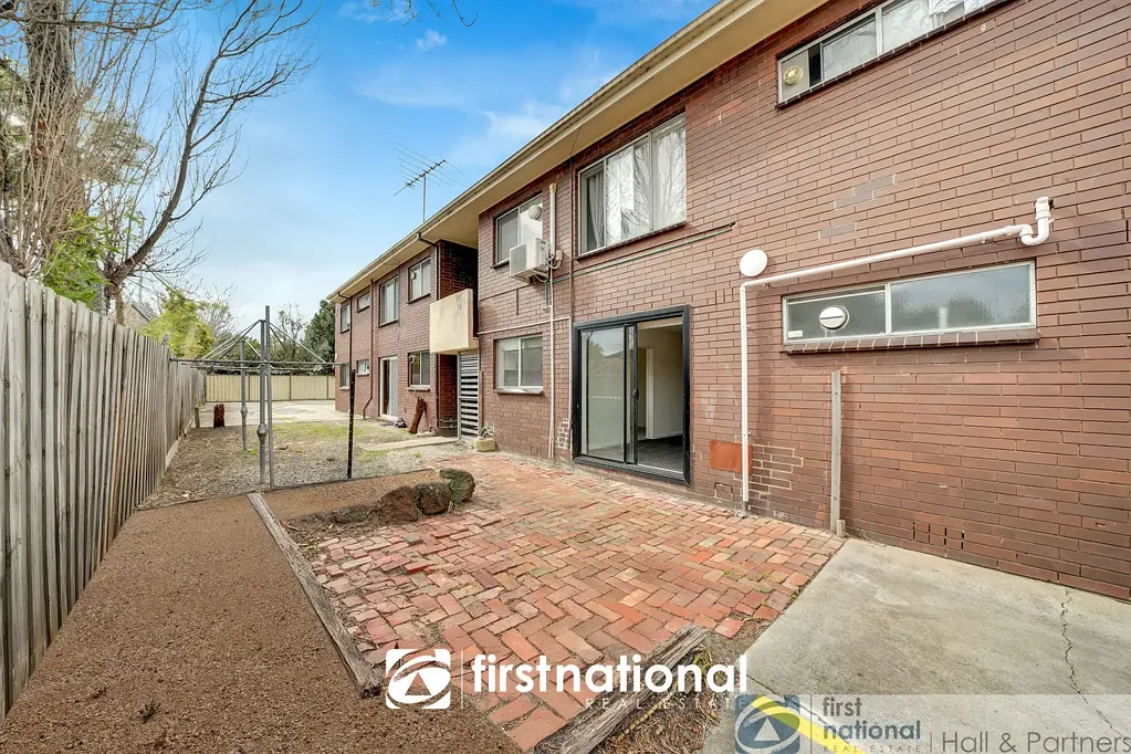 Dandenong 2 Slaapkamer Modern, Solid and Secure!