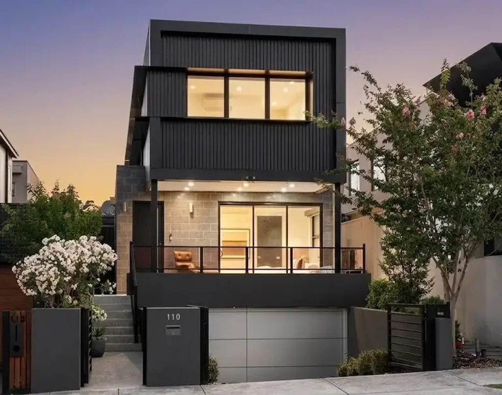 A Grand Thornbury Residence Designed to Impress