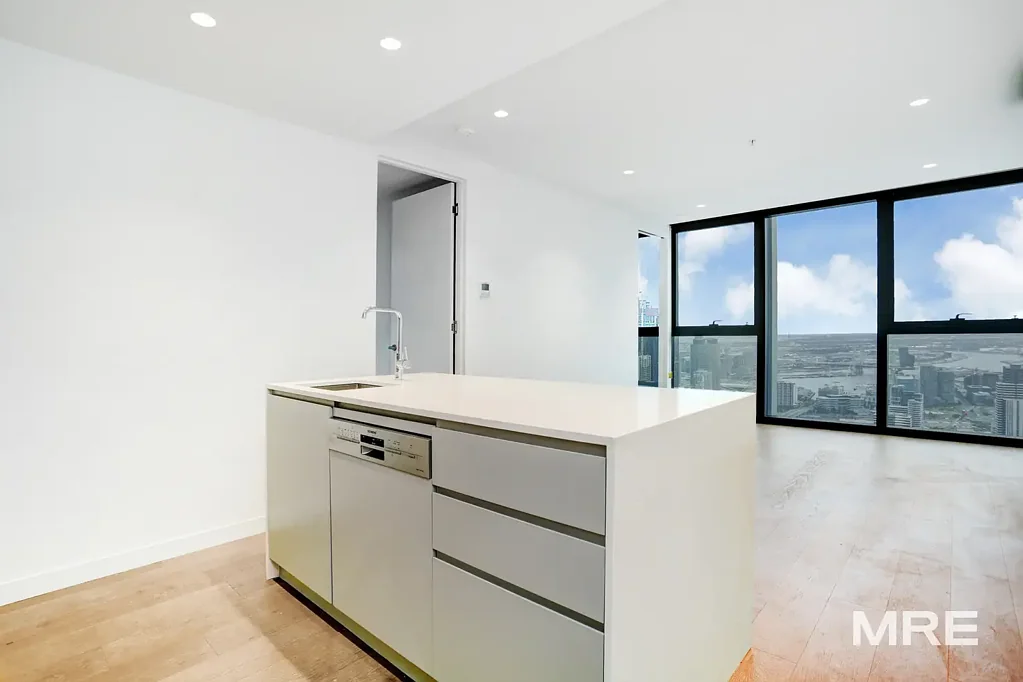 Sky-high apartment in the heart of CBD