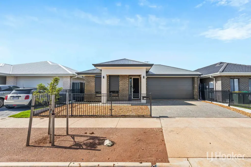 Munno Para 4房  Modern Living in a Near-New Home