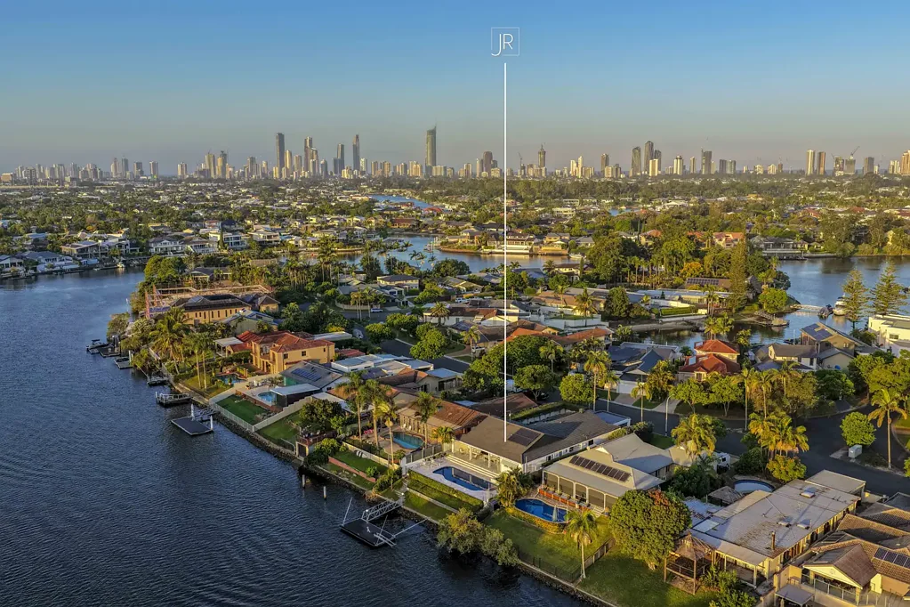 Broadbeach Waters 4 Bedroom Main River Living with Effortless Coastal Style