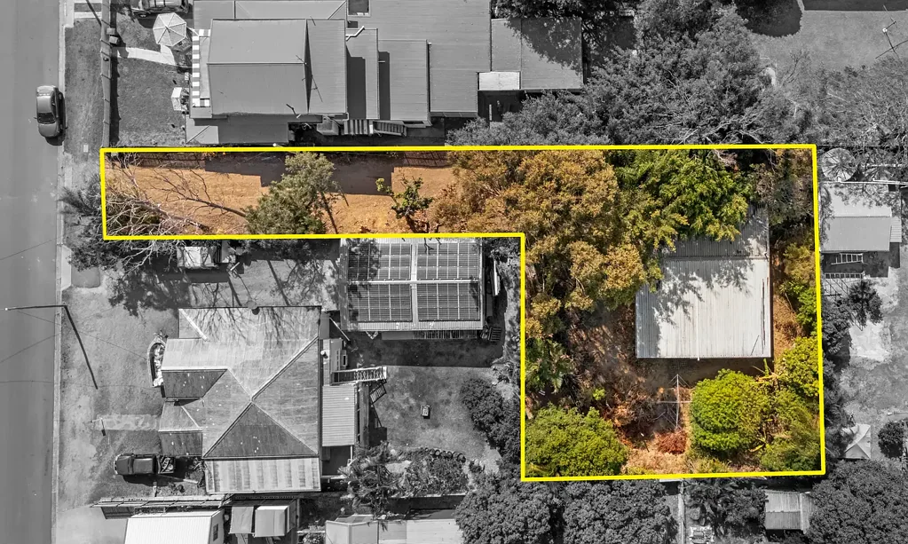 South Gladstone 4બેડરૂમ BATTLE AXE BLOCK -1,011m2, BIG POTENTIAL, MOMENTS FROM GLADSTONE CBD!