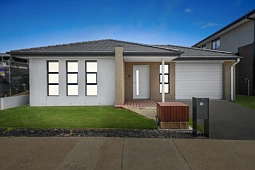 10 Kaser Street, Manor Lakes