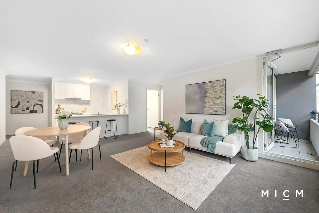 Melbourne 3房 3卧2卫转角公寓 开放式厨餐区 不锈钢电器 阳光充足 主卧带浴缸 安全车位 健身房 游泳池 Family Entertainer in the Sought-After St Kilda Road Precinct