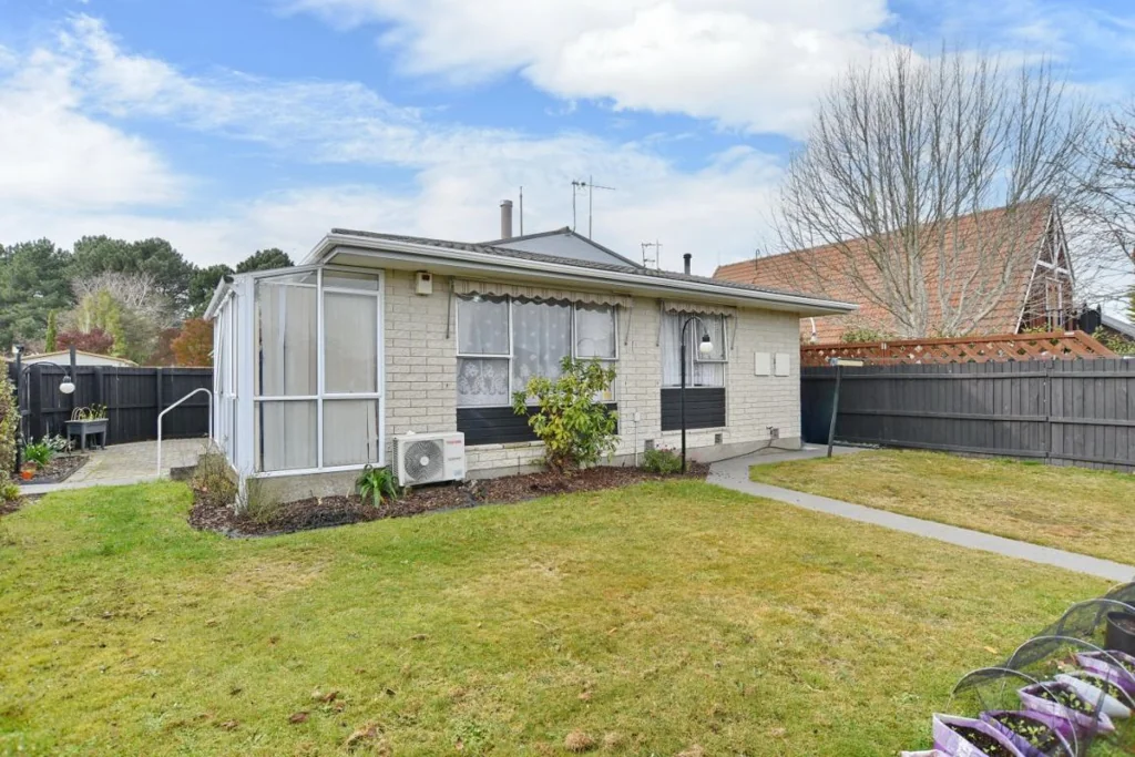 Parklands 3房  * UNDER OFFER * Great Little Starter or Investment