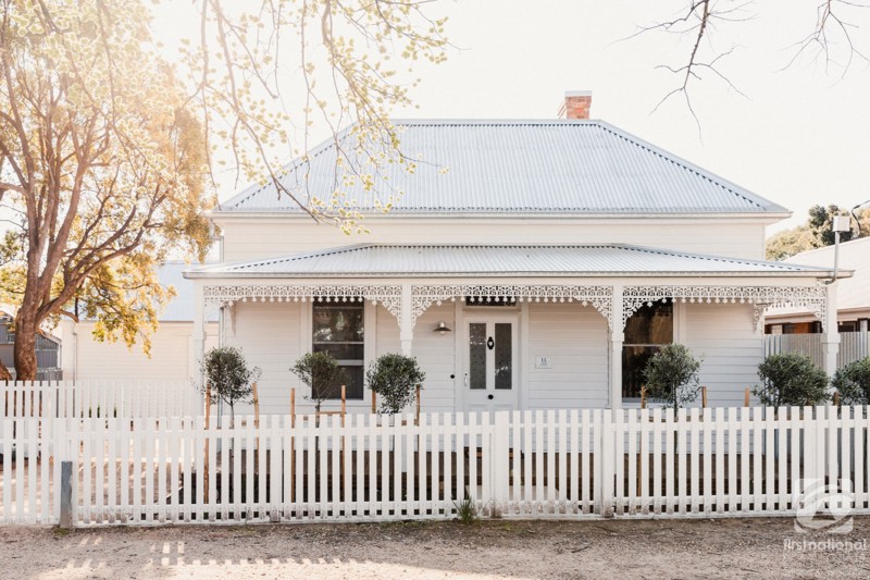 11 LOCH ST, BEECHWORTH VIC 3747, 0 침실, 0 욕실, House