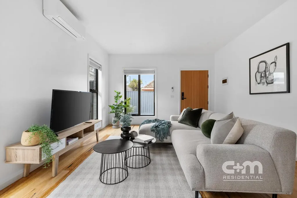 Glenroy 3Kwarto Private Laneway Frontage!