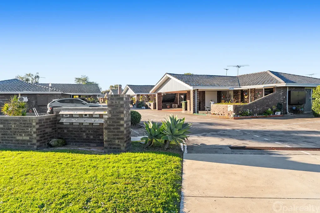 Rockingham 2房  Peaceful over-55s living with beautiful gardens & everyday convenience