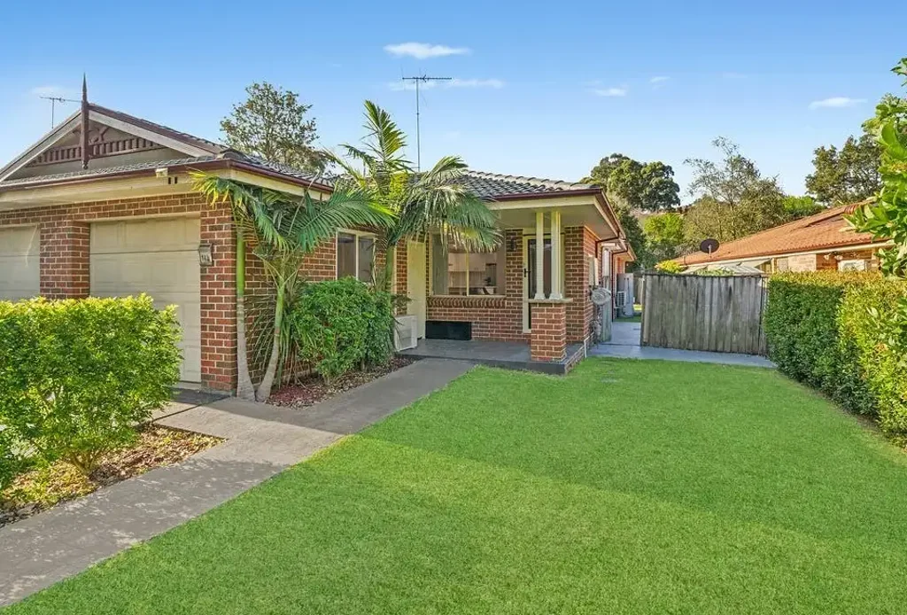 Ryde 3Kwarto Superb abode steps to lakefront