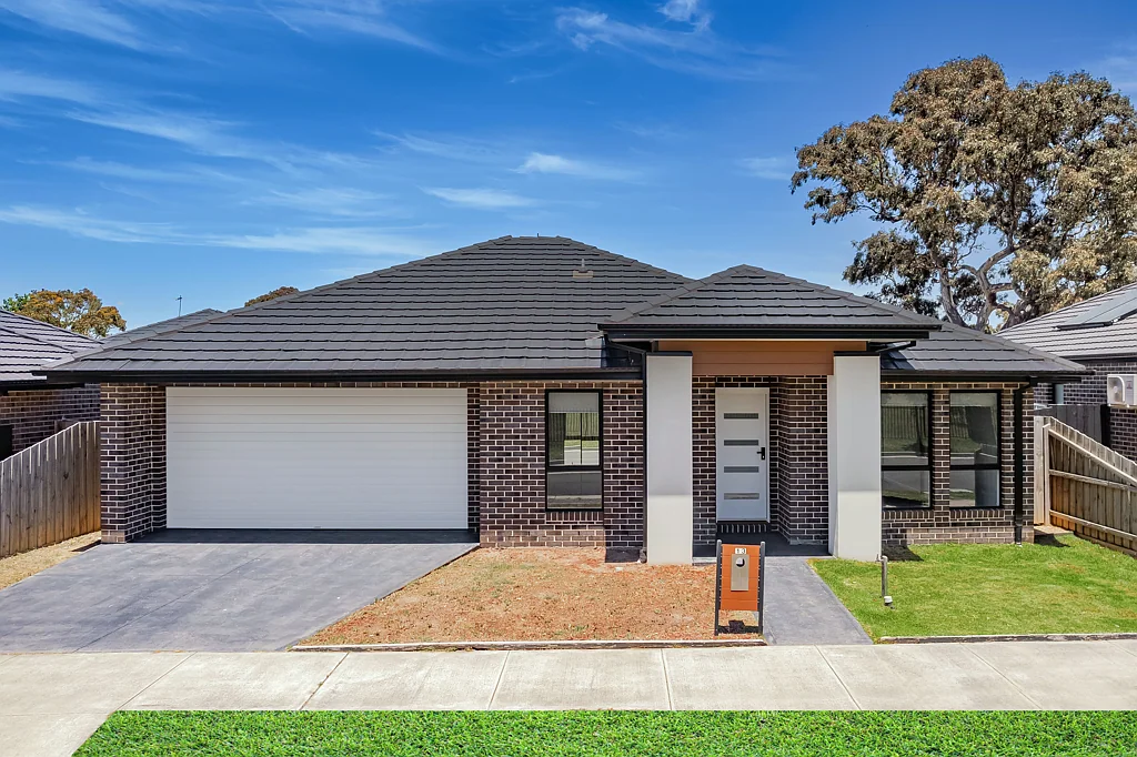 13 Isparta Mews, Roxburgh Park, VIC 3064