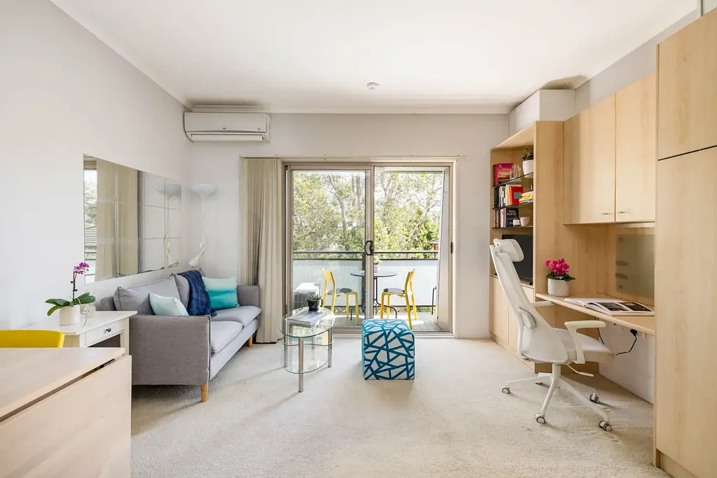 Quiet north-facing studio in Huntley Apartments