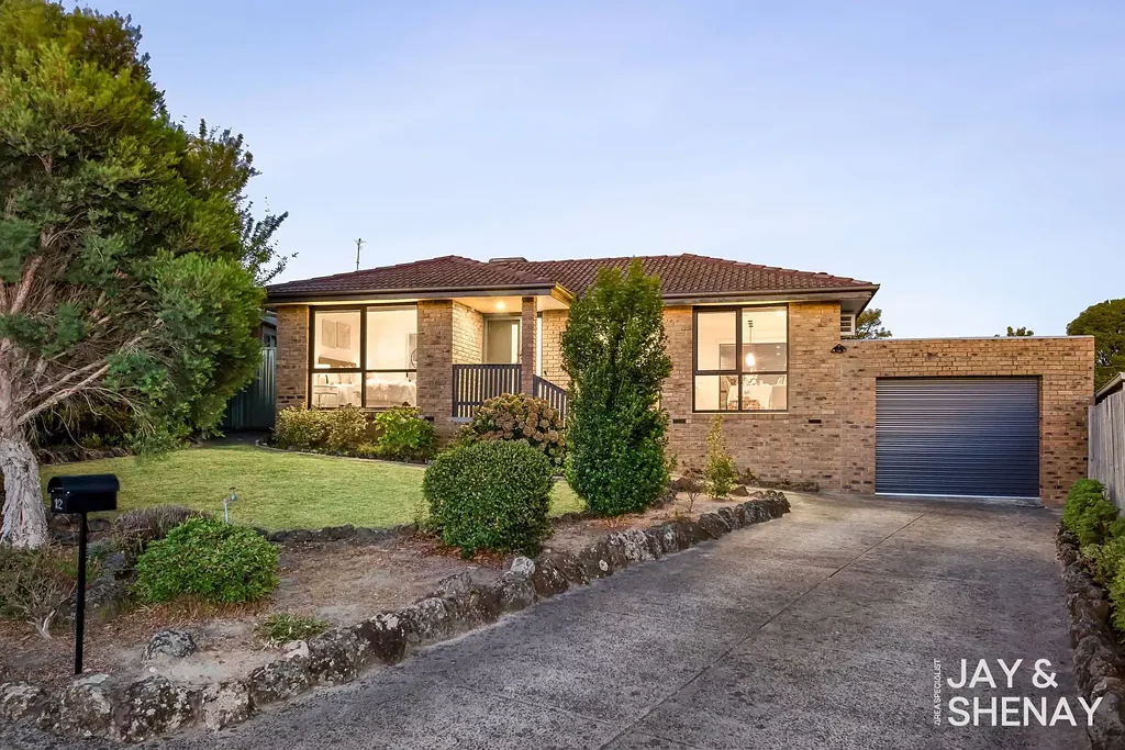 12 Nowell Court, Endeavour Hills, VIC 3802